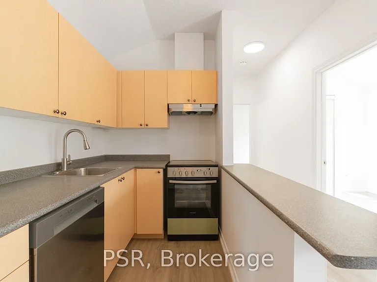 1355 Bayview Ave #CH3 — Photo 11
