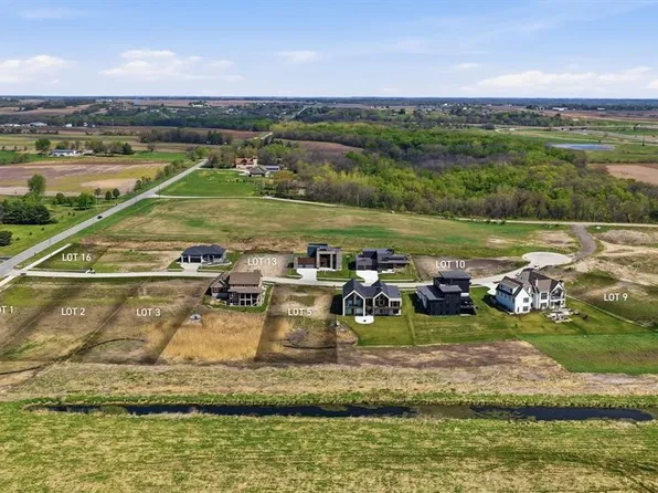 11840 NW Meadow Springs Dr, Johnston, IA 50131