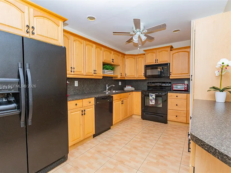 1055 NW 83rd Ave #C47 — Photo 2