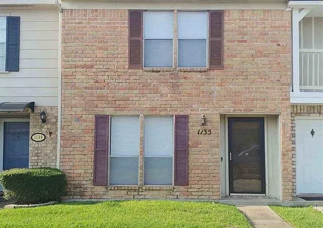 1135 Park Meadow Dr