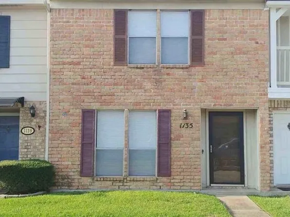 1135 Park Meadow Dr, Beaumont, TX 77706