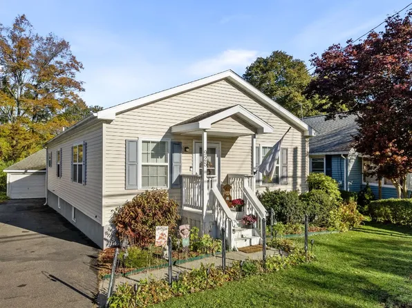 925 Vestal Rd, Vestal, NY 13850