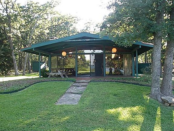 Plenty of windows for lakeview