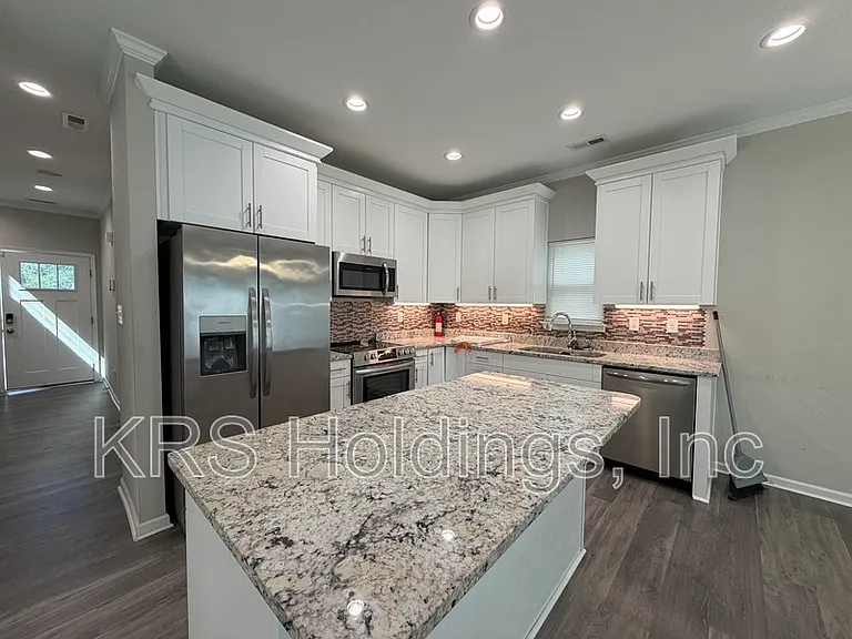 125 Charlotte Ave — Photo 3