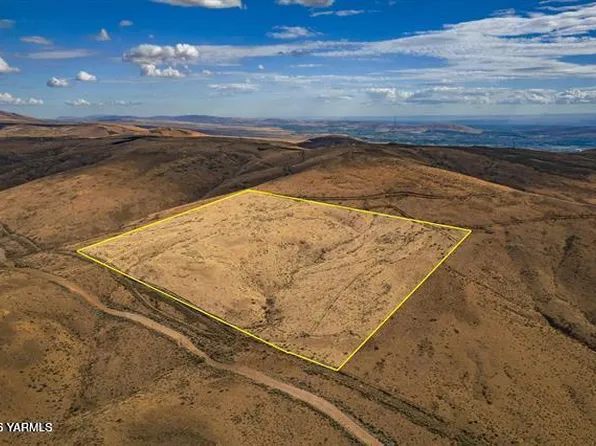Nka Roza Hill Dr, Yakima, WA 98901