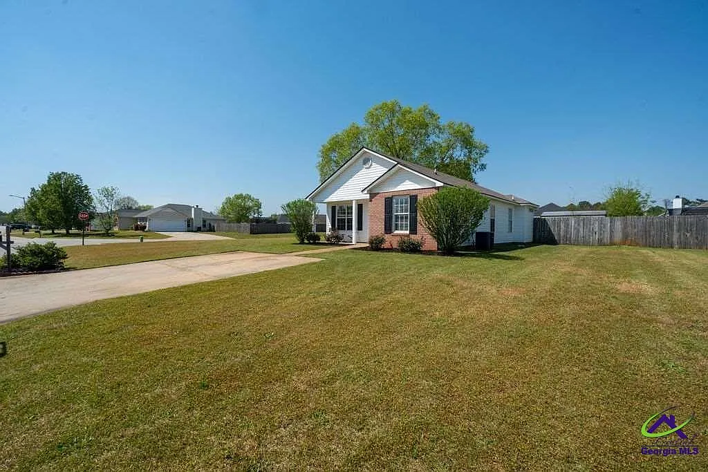 3 bed, 2.0 bath, 1248 sqft, $1,500 — Photo 3
