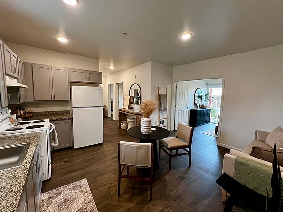 2nd image of 856 Pioneer St #12