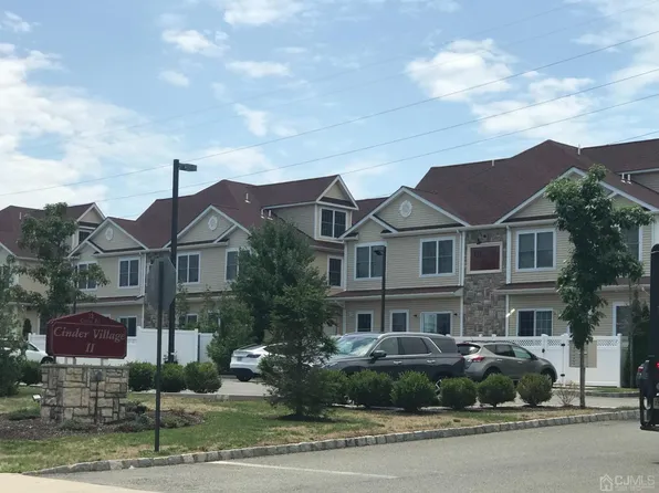 32 Cinder Rd Unit 9, Edison, NJ 08820