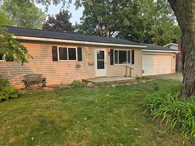 446 Hauxwell Dr — Photo 3