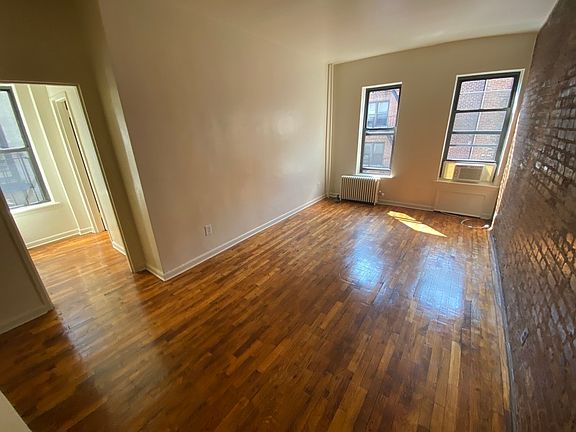 5th image of 218 E 29th St #5V