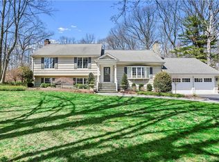 71 Richard Pl, Fairfield, CT 06824