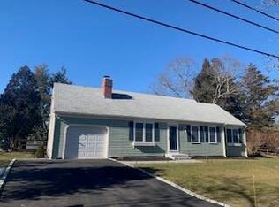 19 Huckins Neck Rd, Centerville, MA 02632