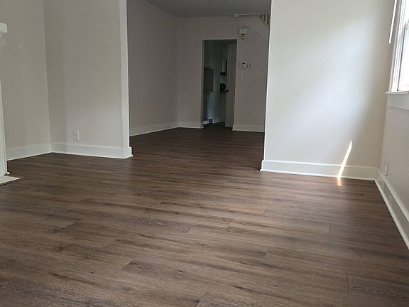 5th image of 3667 Birchwood Ave