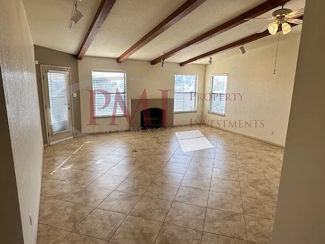 2213 Laramie Dr — Photo 3