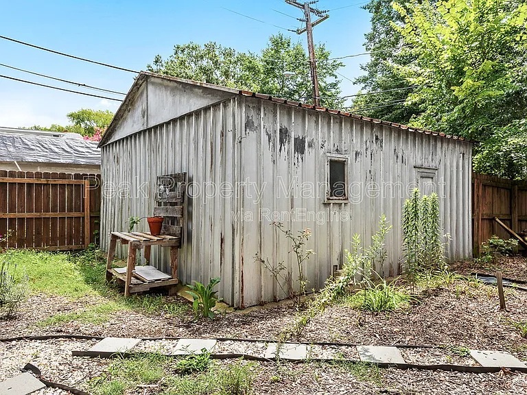 4007 Chevy Chase St — Photo 15