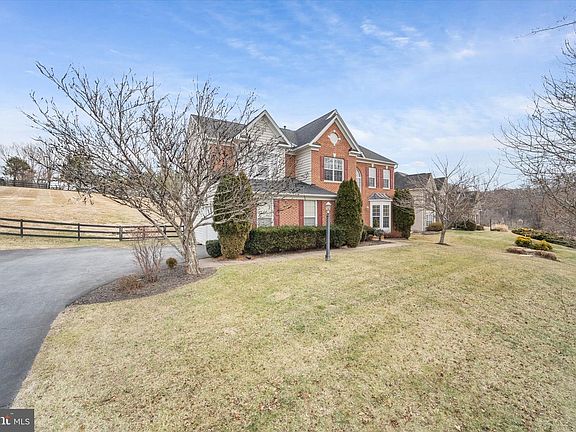 5th image of 6909 Mill Valley Dr