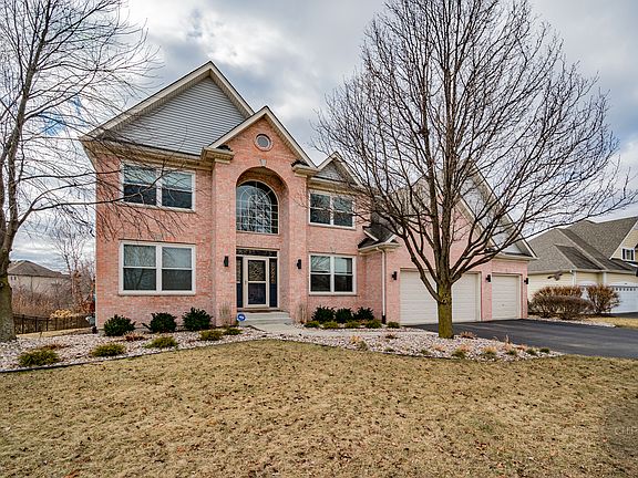 3rd image of 22841 W Weinhold Dr