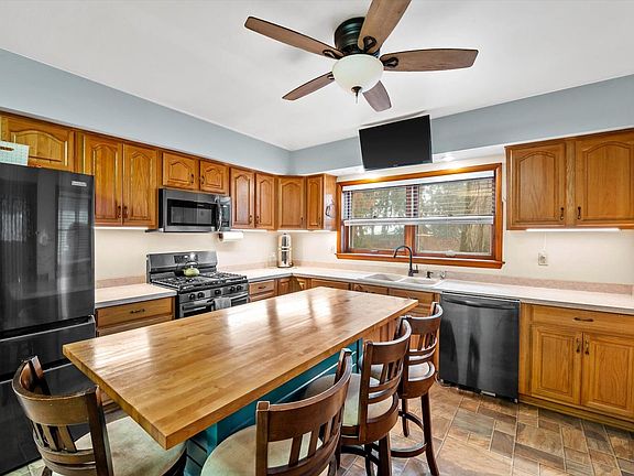 3rd image of 10806 W Freistadt ROAD