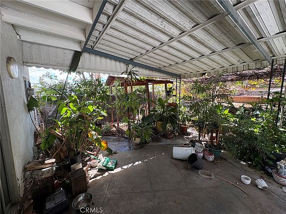 4th image of 819 Perry Ave