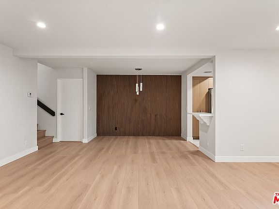 3rd image of 21500 Califa St Unit 185