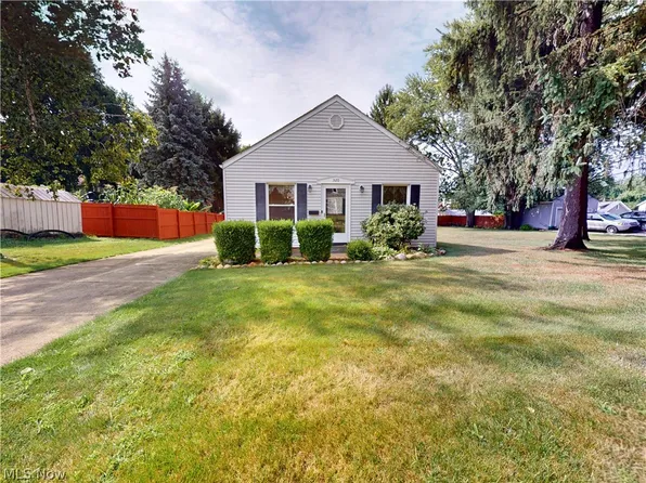 320 Ontario St, Akron, OH 44310
