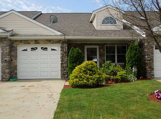 197 Cambria Hill Dr, Tarentum, PA 15084