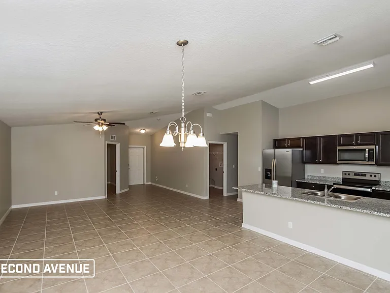 1210 Vandalia Ave SE — Photo 5