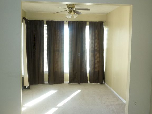 4th image of 9354 Castle York Ct