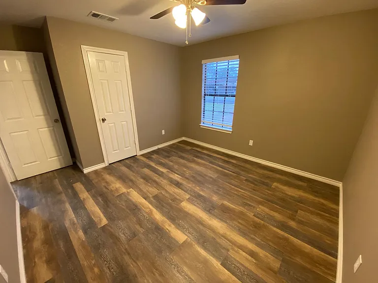 1502 Daffan Ave — Photo 7