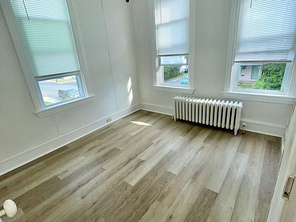 4th image of 112-114 Berks St #112-B