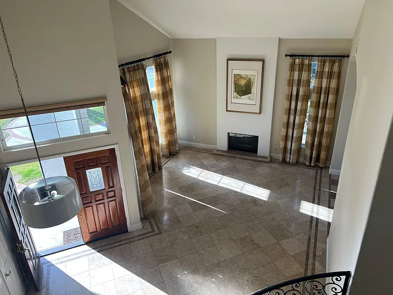 463 Acero Pl — Photo 4