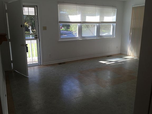 4th image of 2444 Dominion Ave