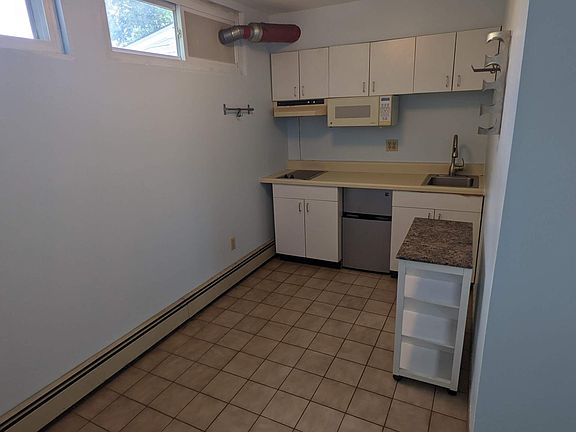 2nd image of 37 Robertson Ave Floor 1