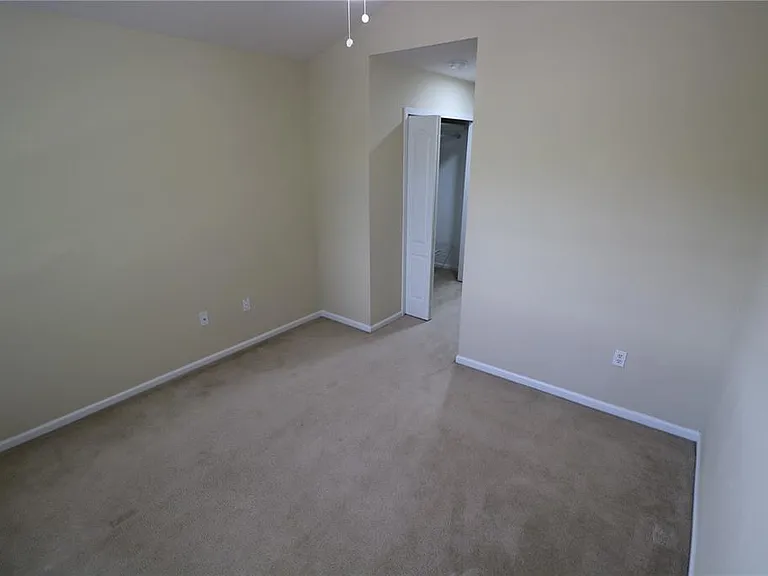 4866 Pond Ridge Dr — Photo 37