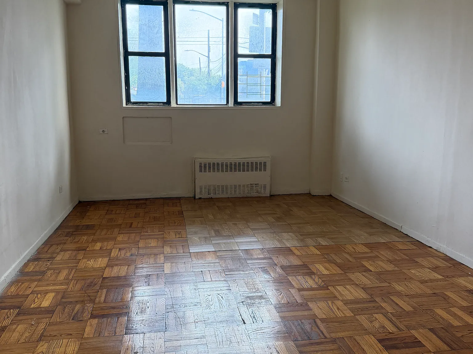 185-01 Hillside Avenue — Photo 1