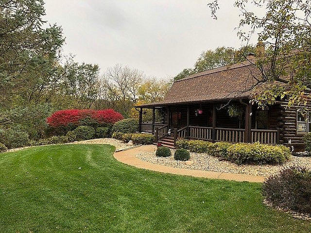 1st image of 8 Timberlane Dr