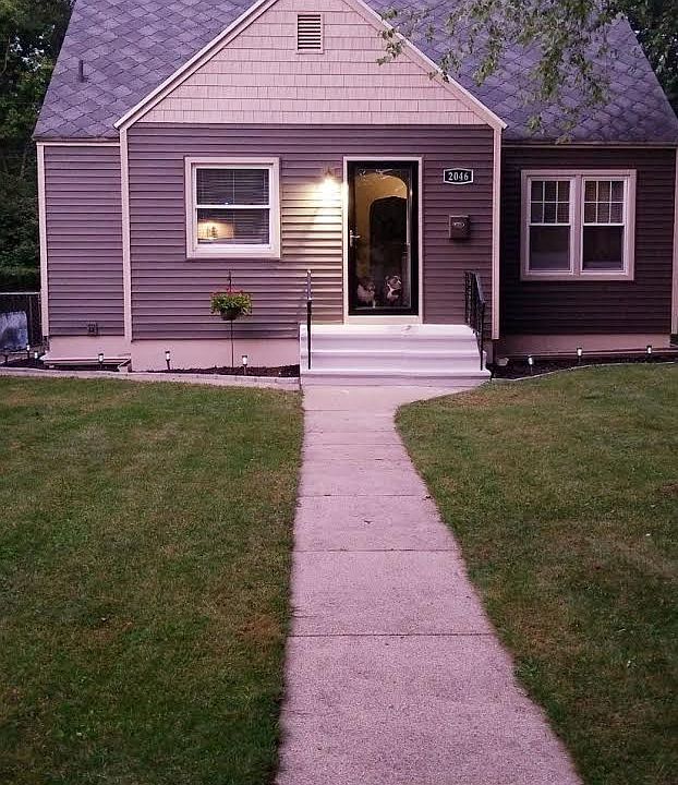 1st image of 2046 Hollywood Pl