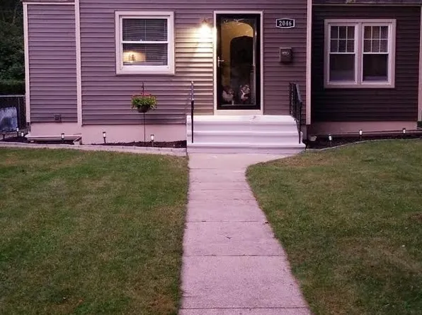 2046 Hollywood Pl, South Bend, IN 46616