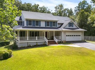 12517 Easter Ln, Fairfax, VA 22030