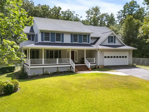 12517 Easter Ln, Fairfax, VA 22030