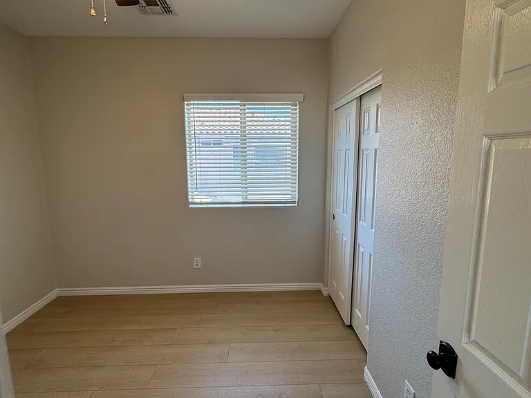 971 E Bellerive Pl — Photo 14