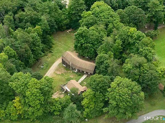 2nd image of 1318 Litchfield Turnpike