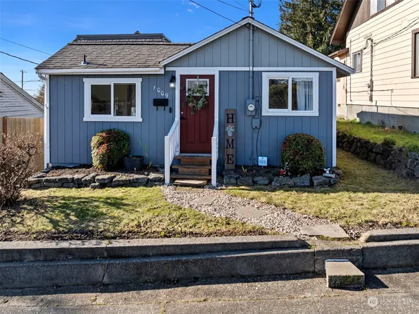 1009 Ironsides Avenue, Bremerton, WA 98310