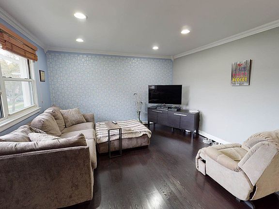 5th image of 81-66 Langdale St #263B