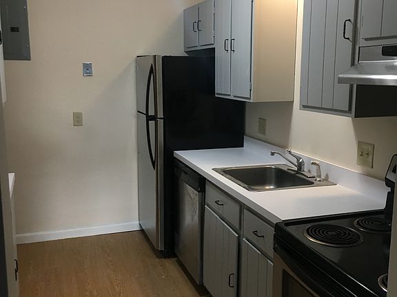 5th image of 36 Warren St APT 2