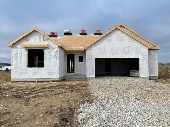 W256N6731 Alpine DRIVE, Sussex, WI 53089