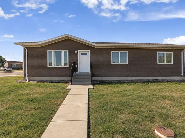 628 Shuttle Ct, Box Elder, SD 57719