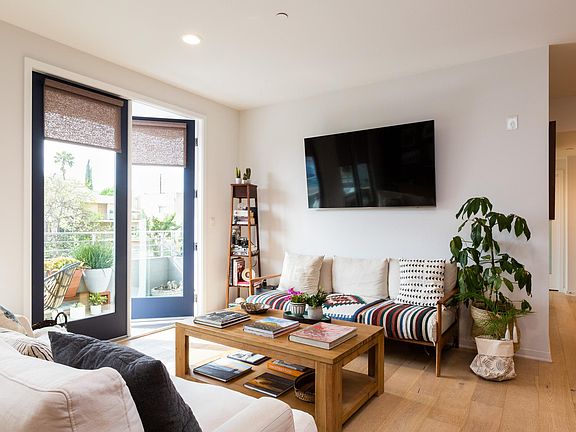 4th image of 4240 Laurel Canyon Blvd Unit 301
