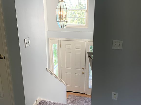 5th image of 7140 Seymour St NW