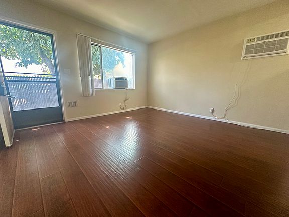 2nd image of 92 N Grand Oaks Ave APT 2